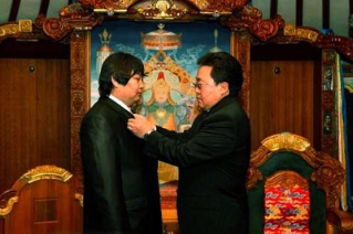 Төрийн соёрхолт Б.Мөнхболд шинэ цомгоо гаргана